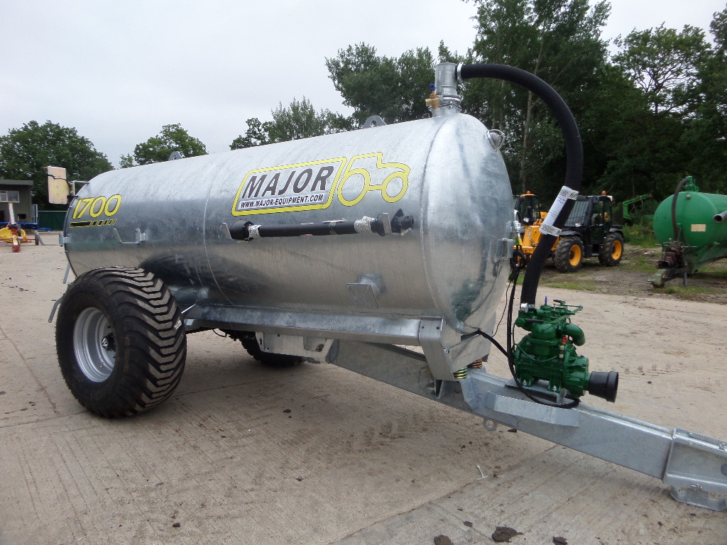 Major 1700 Gallon Tanker